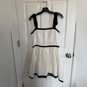 Alice + Olivia Elegant White and Black Dress